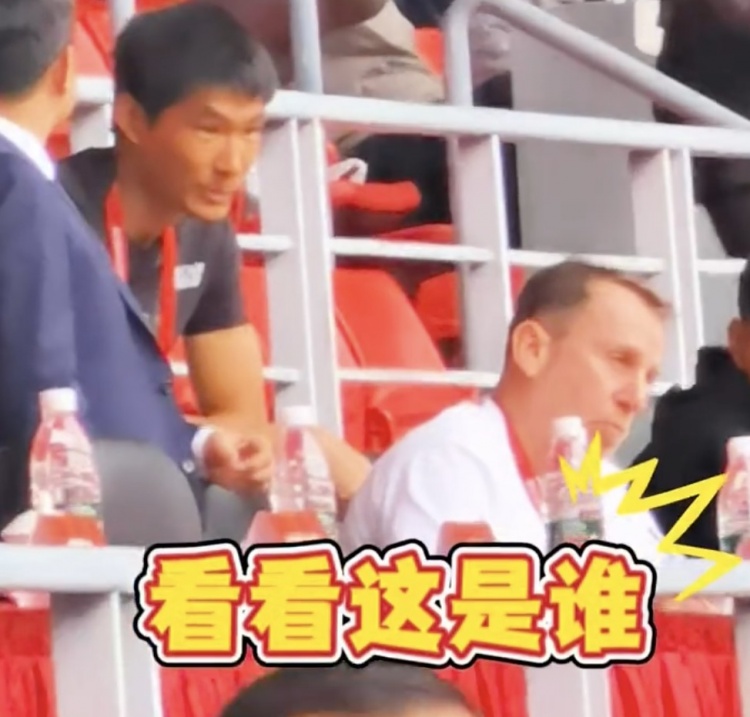 久爾杰維奇現(xiàn)身鹽城，現(xiàn)場觀看中國U22國足vs韓國