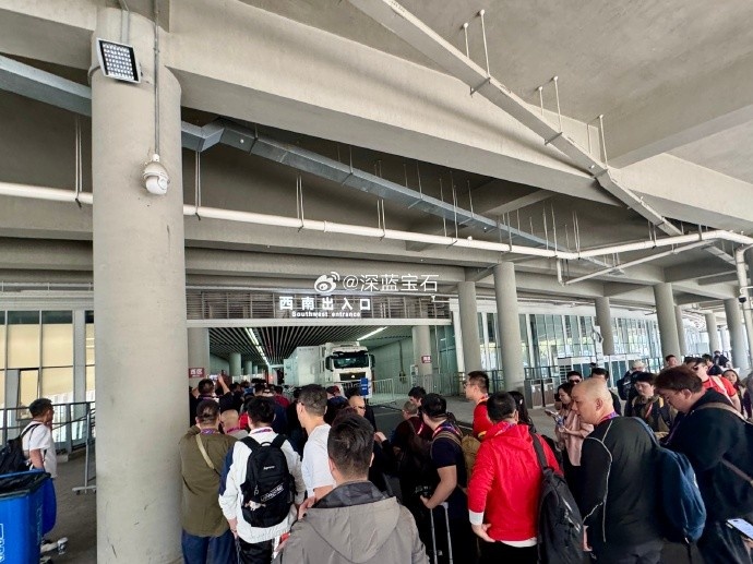 盛況空前！記者曬照：距離中澳之戰(zhàn)還有三小時，現(xiàn)場記者已超百名