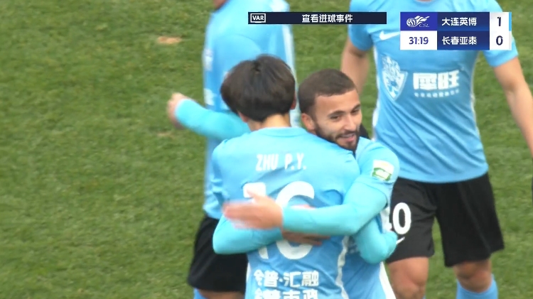 19歲朱鵬宇中超處子球！大連英博1-0領(lǐng)先長春亞泰，馬萊萊助攻