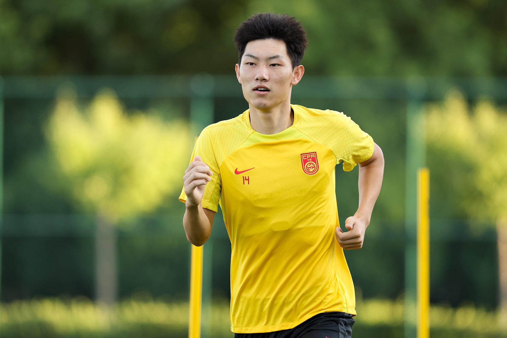 魯媒：泰山隊抵達梅州五外援齊整，四名國腳可出戰(zhàn)史松宸隨隊