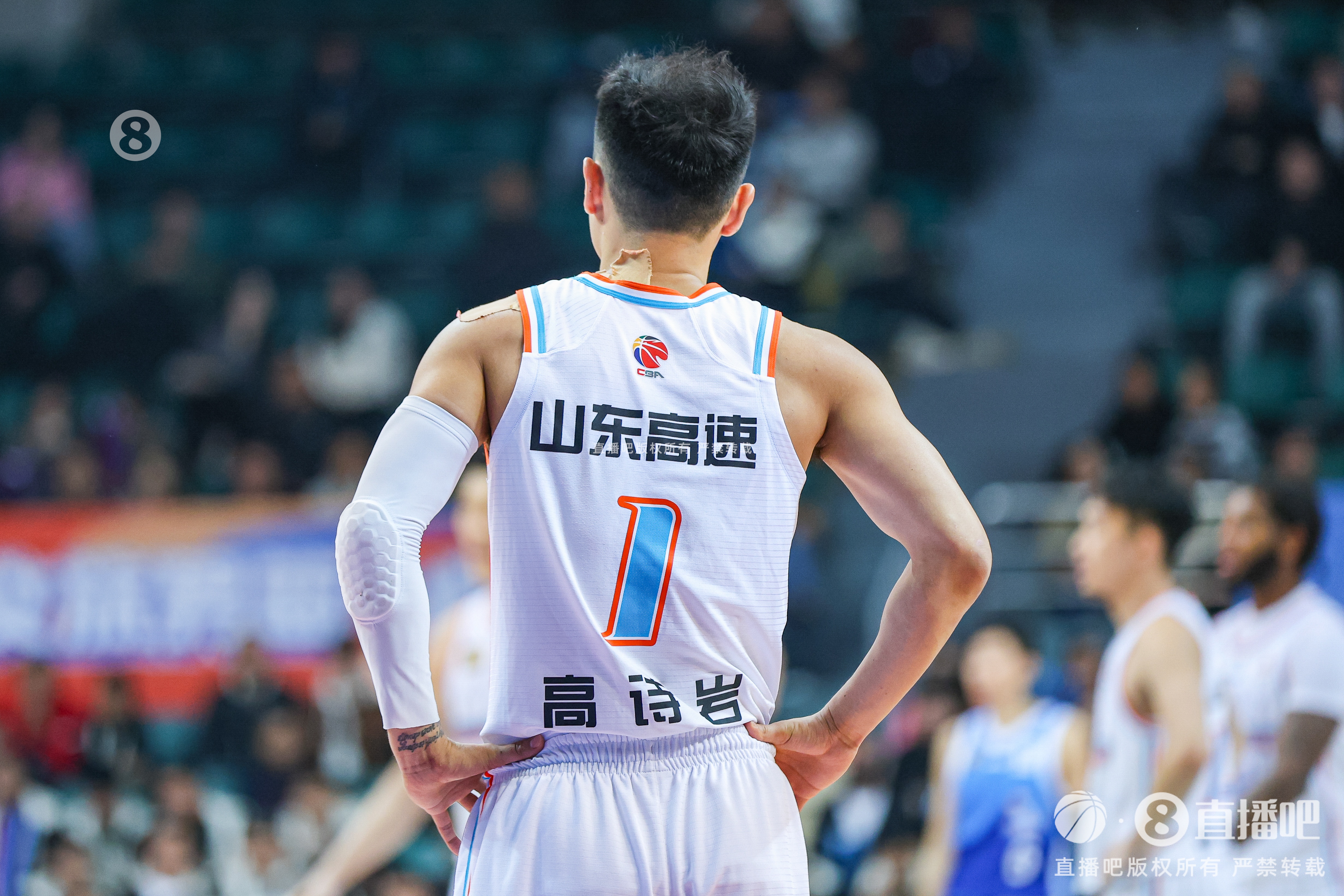慢熱！首節(jié)山東落后四川1分 全隊首發(fā)5人單節(jié)合計僅拿到3分