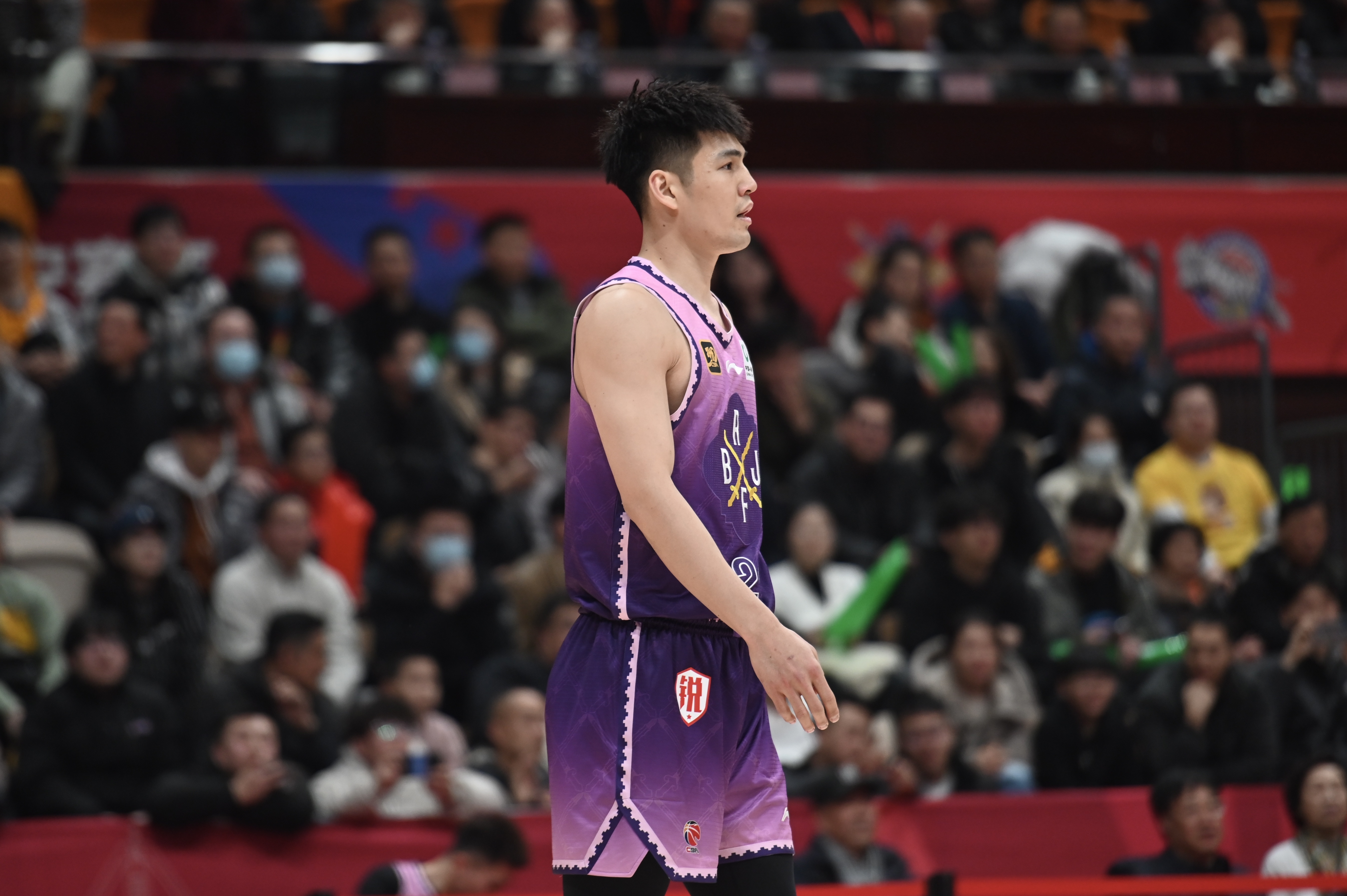 表現(xiàn)可以！陳國豪8中5拿到13分3板1斷