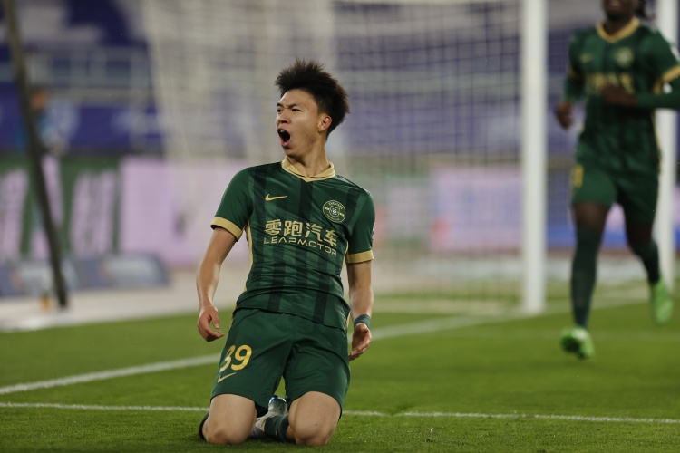 記者：王鈺棟李新翔證明年輕球員能踢好中超，關(guān)鍵在教練敢不敢用